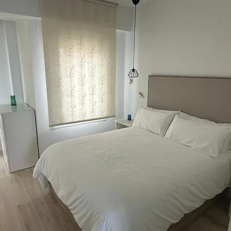 Piso Con Vistas A La Playa De Riazor La Corogne