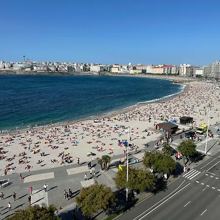 Piso Con Vistas A La Playa De Riazor Apartment *