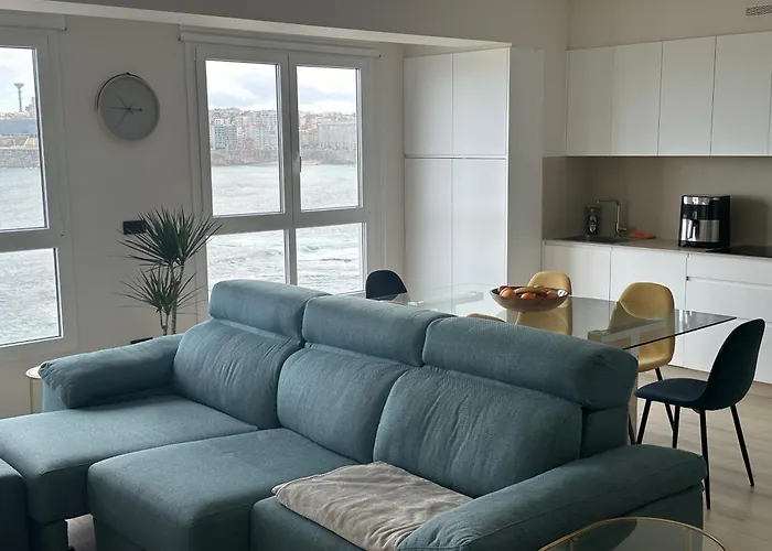 Piso Con Vistas A La Playa De Riazor * ア・コルーニャ